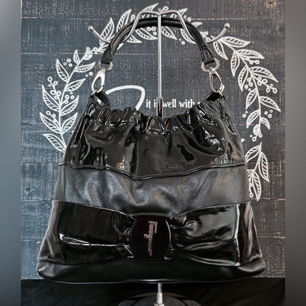 Authentic Vintage Salvatore Ferragamo Leather Bag (EUC)